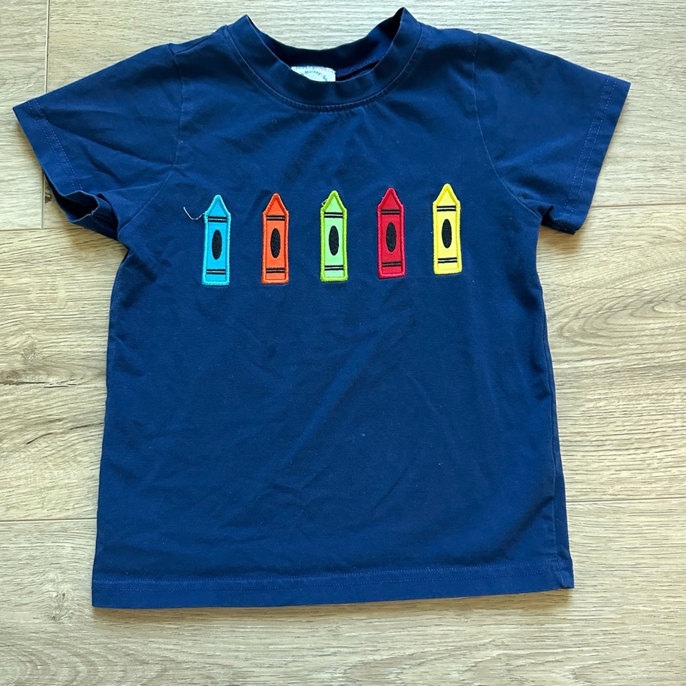 Crayons tee